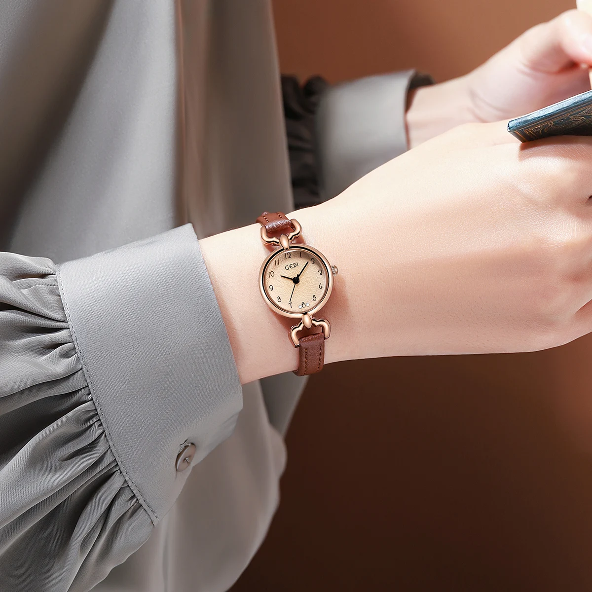 Korean version of niche women's watch simple and thin fire pattern small dial leather strap watch quartz waterproof ladies watch