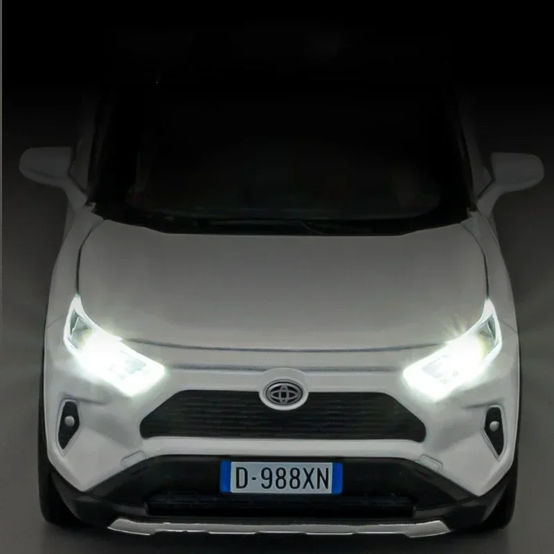 1:32 RAV4 SUV 2023 合金ダイキャストおもちゃの車モデル サウンドとライト付きプルバックおもちゃ コレクション 誕生日プレゼント