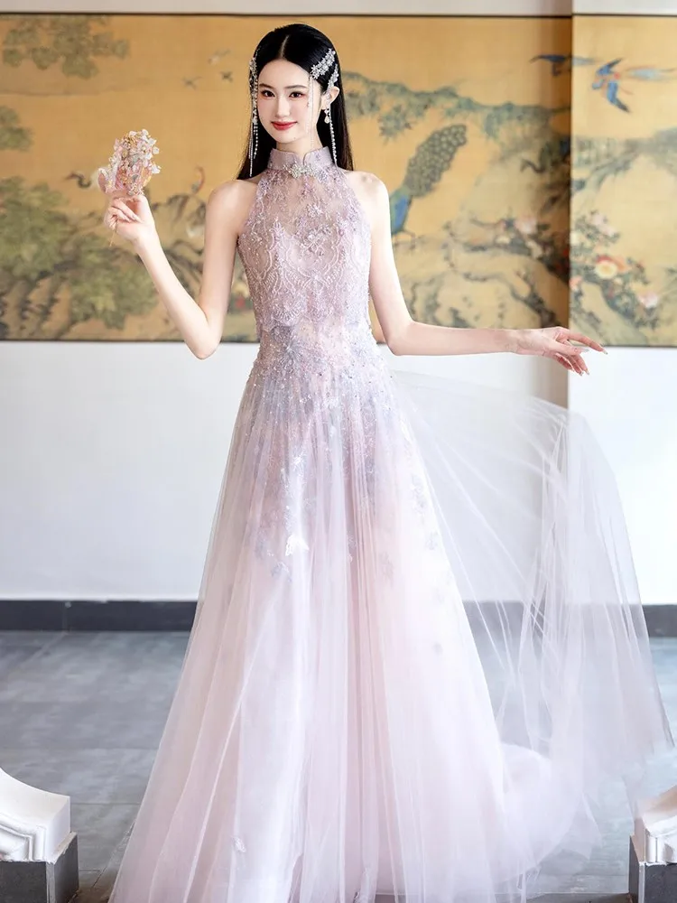 

A new style of heavy industry toasting banquet host dress with neckline