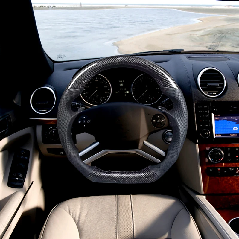 

Руль из углеродного волокна и перфорированной кожи с плоским дном для Mercedes W164 W251 W245 ML GL B R-Class 300 350 400 2006-2009 гг.