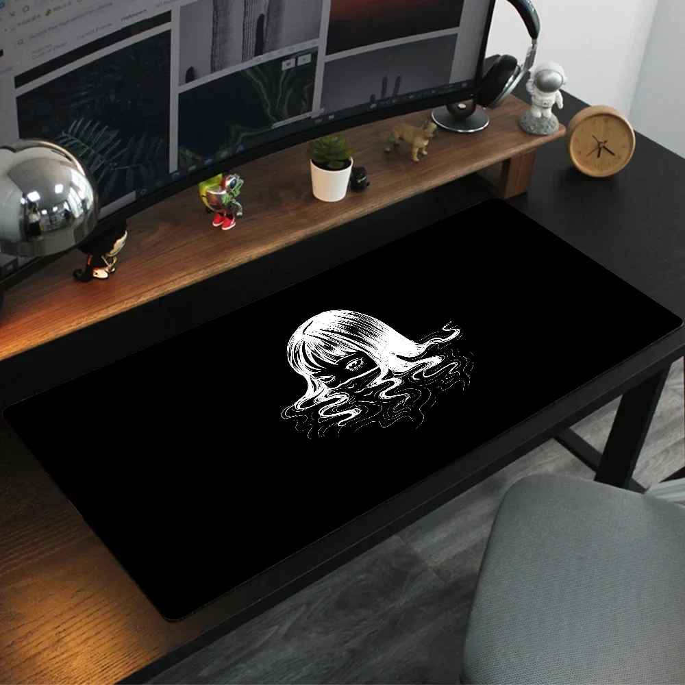 Anime Tomie J-Junji Ito Mousepad Large Gaming Mouse Pad LockEdge Thickened Computer Keyboard Table Desk Mat
