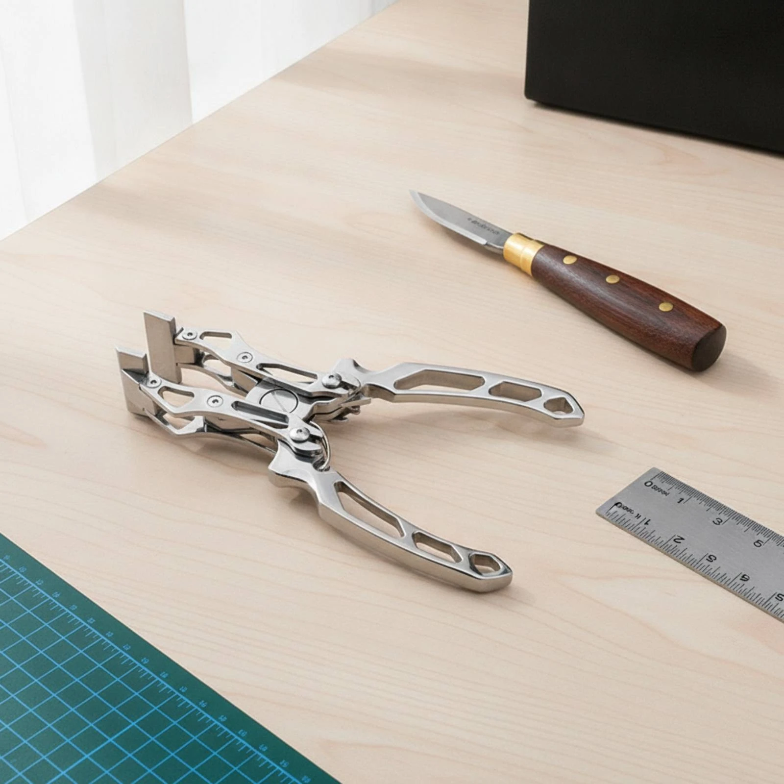 Deri İşleme Kelepçesi Cilalı D - Leatherwork Press incelemesi ve fiyatı