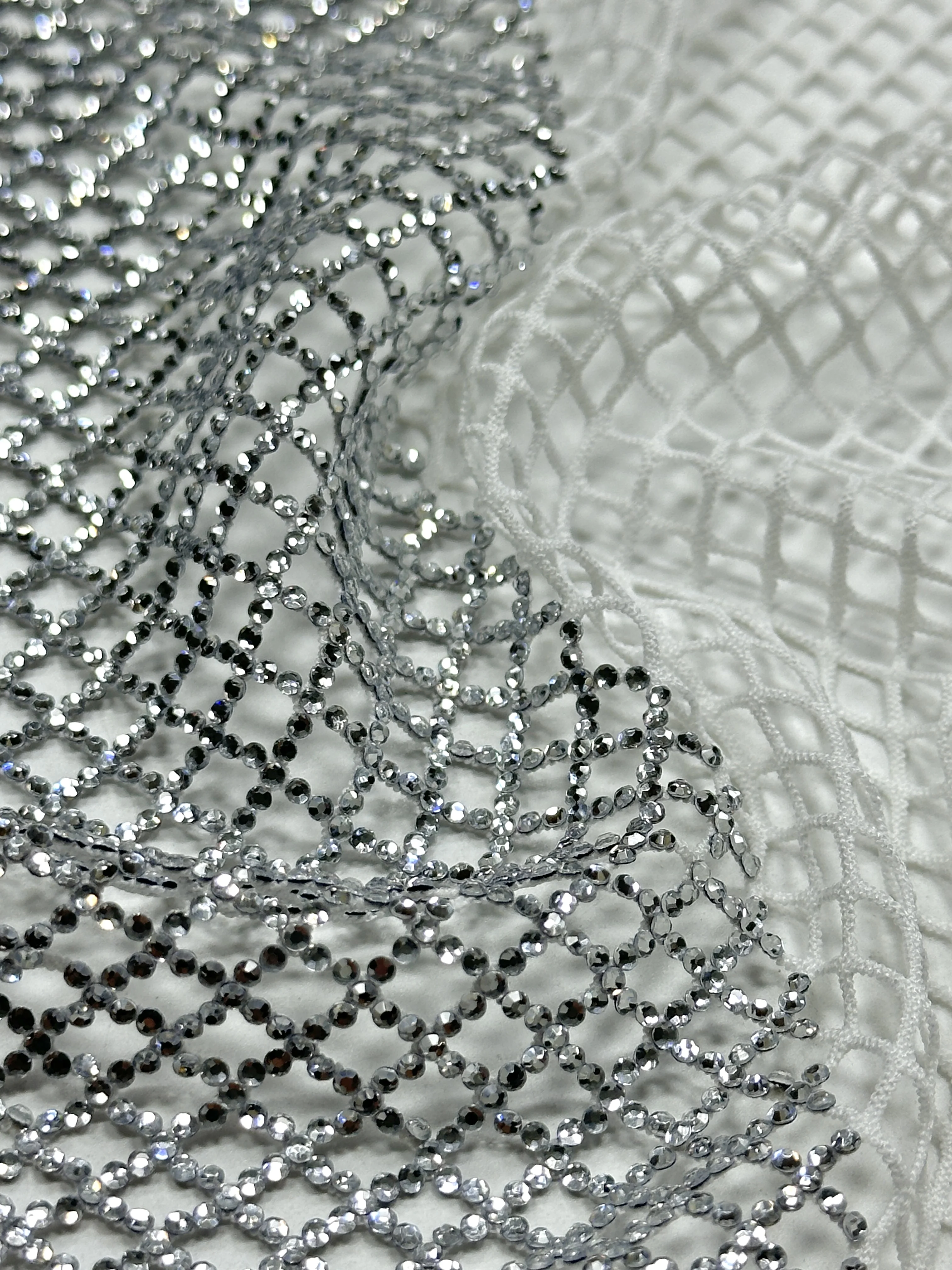

2026 New Design Heavy Stones Nigerian Lace Fabrics African Tulle Net Lace Luxury Crystal Stones Beads Fabrics For Wedding
