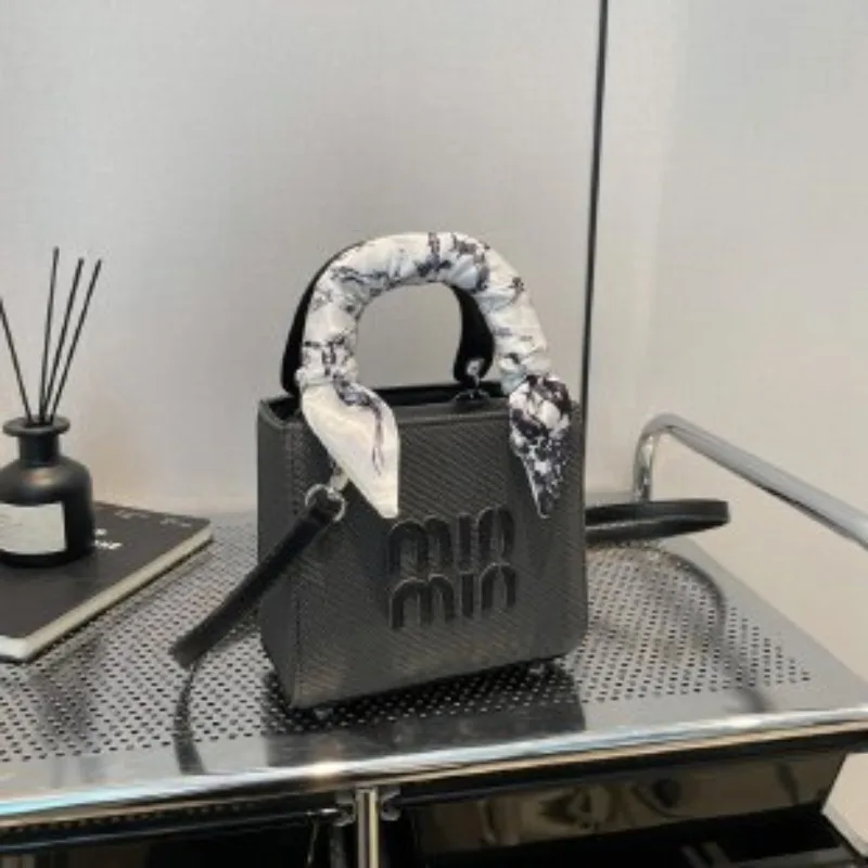 Bolso bandolera de mujer con diseño creativo, elegante y portátil, ideal para viajes y ropa casual