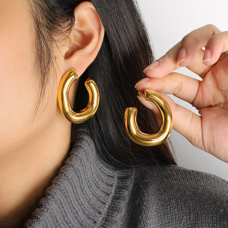 

INS style European and American new products, fashionable and atmospheric, high-end photosensitive earrings for women