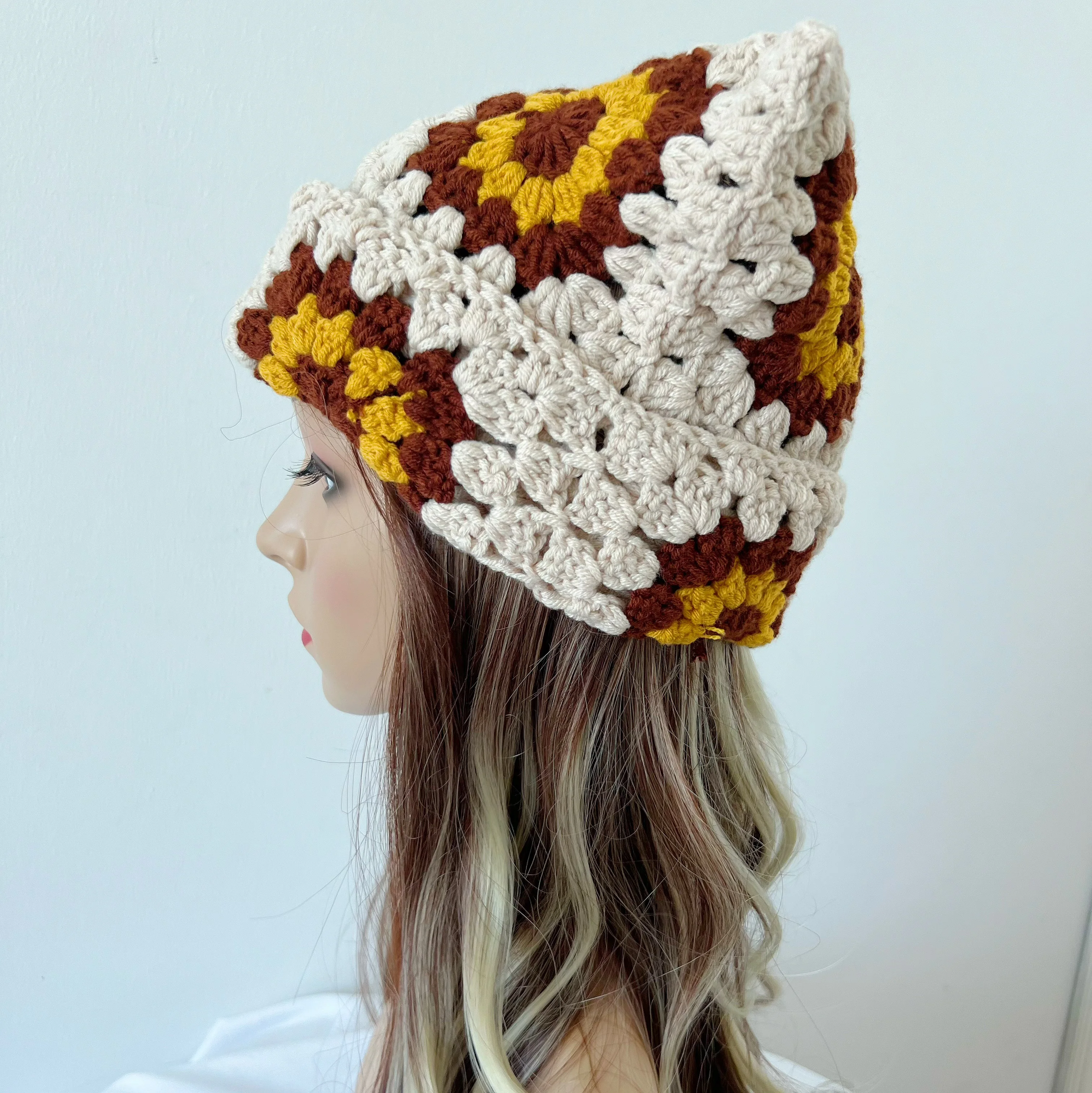 Jesienno-zimowa nowa czapka Ciepła czapka z uszami Ręcznie robiona szydełkowa wełniana czapka dla kobiet Nowy Rok Retro Moda Zimna czapka — zdjęcie 3