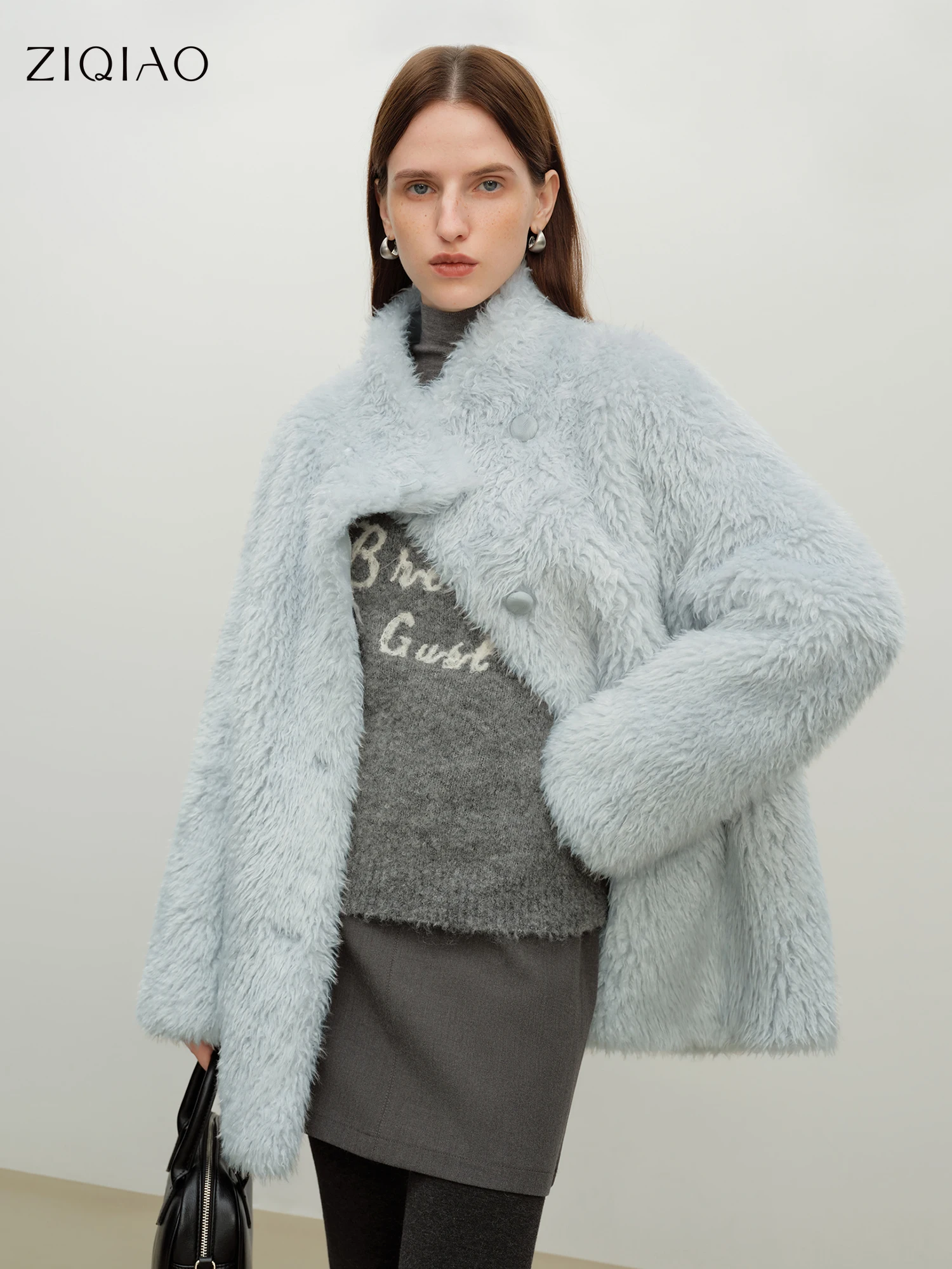 

ZIQIAO 2025 Winter Women's Short Plush-Like White Faux Fur Coat - Elevated Textured Outerwear for Casual and Evening Wear