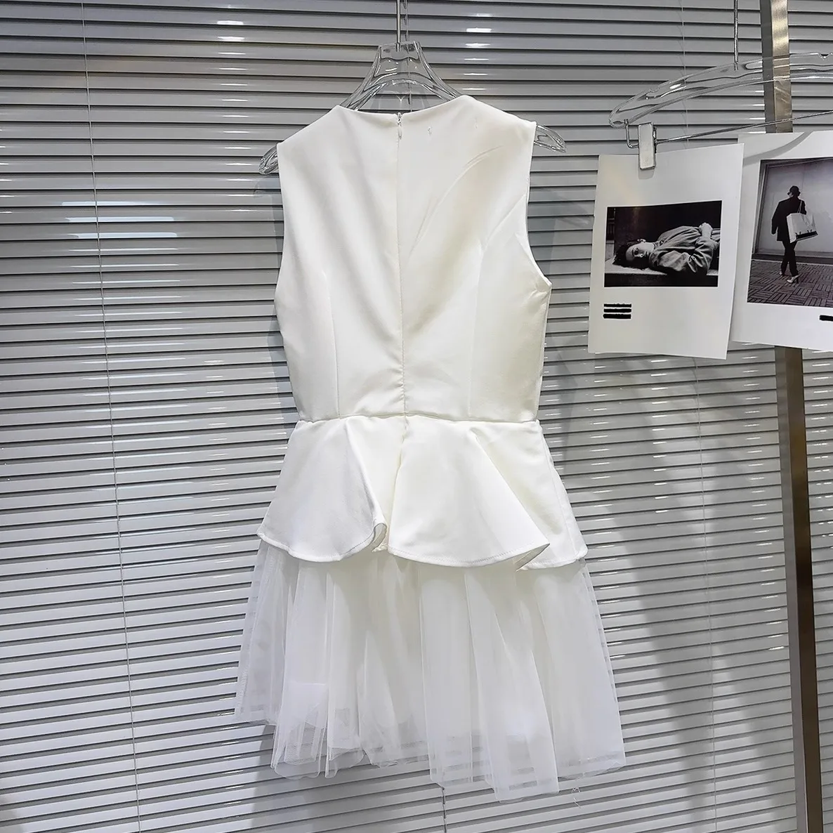 Słodka sukienka w stylu socjality z siateczkowymi wstawkami, bufiaste rękawy, okrągły dekolt, bez rękawów, wysoki stan, linia A, prosta, elegancka, krótka sukienka damska.