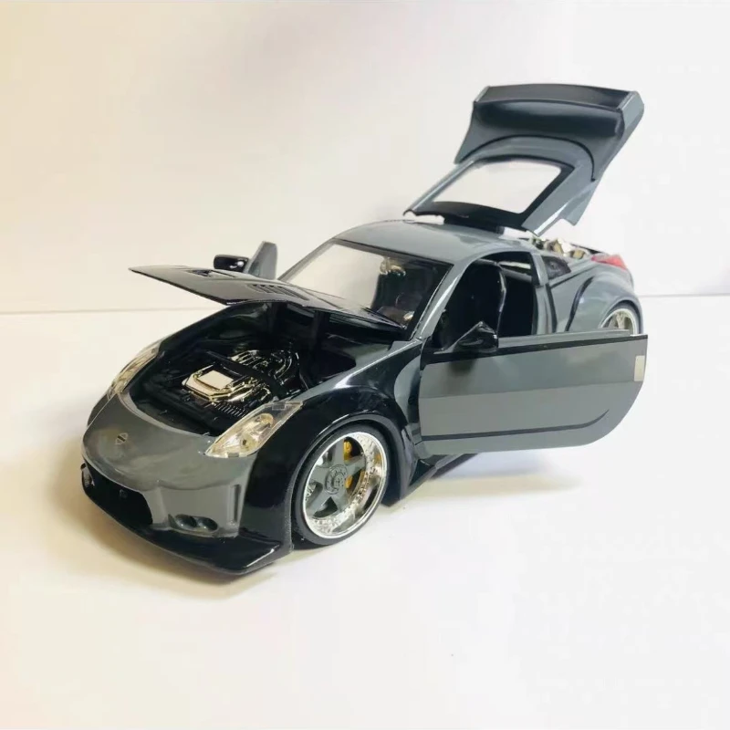 

1:24 D.K.’s 2003 Nissan 350Z car Diecast toy cars model car Children Gift Collection