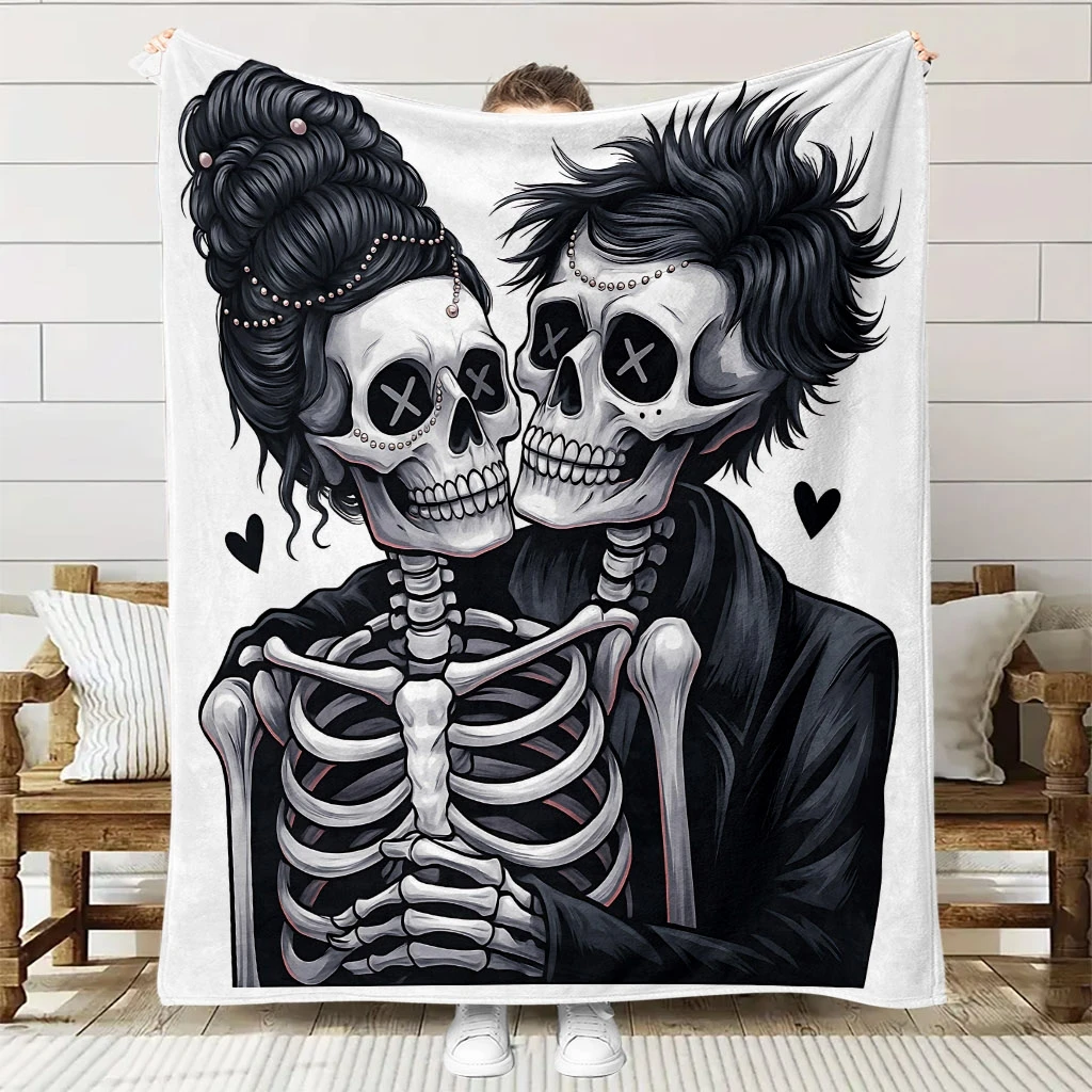 

Top pick1pc Skull Couple Hug Flannel Blanket 100% Polyester Breathable All-Season Cooling Family Gift