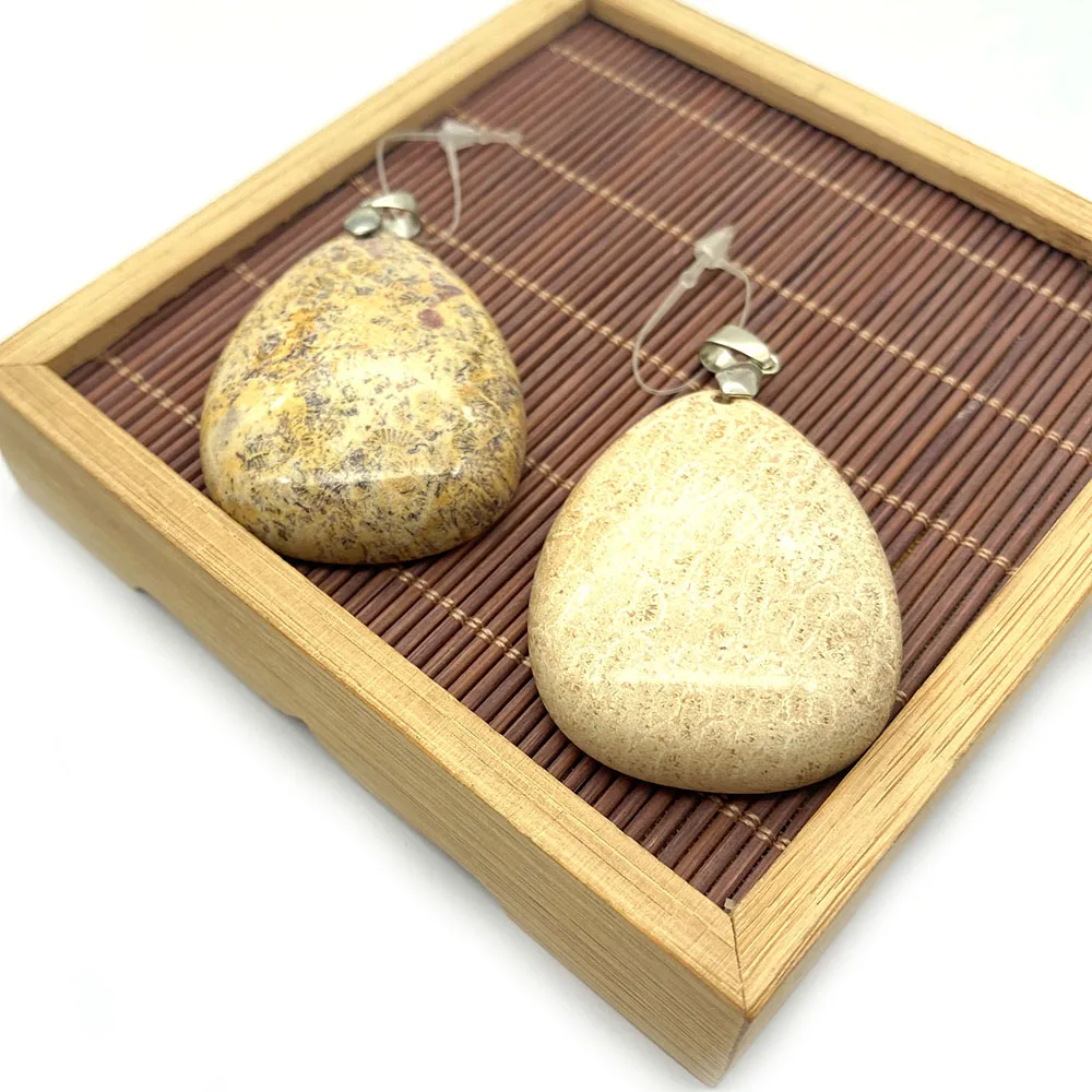 

Exquisite Compact Natural Stone Irregular Teardrop Brown Melon Seed Clasp Pendants DIY Vintage Necklace Jewelry Accessories