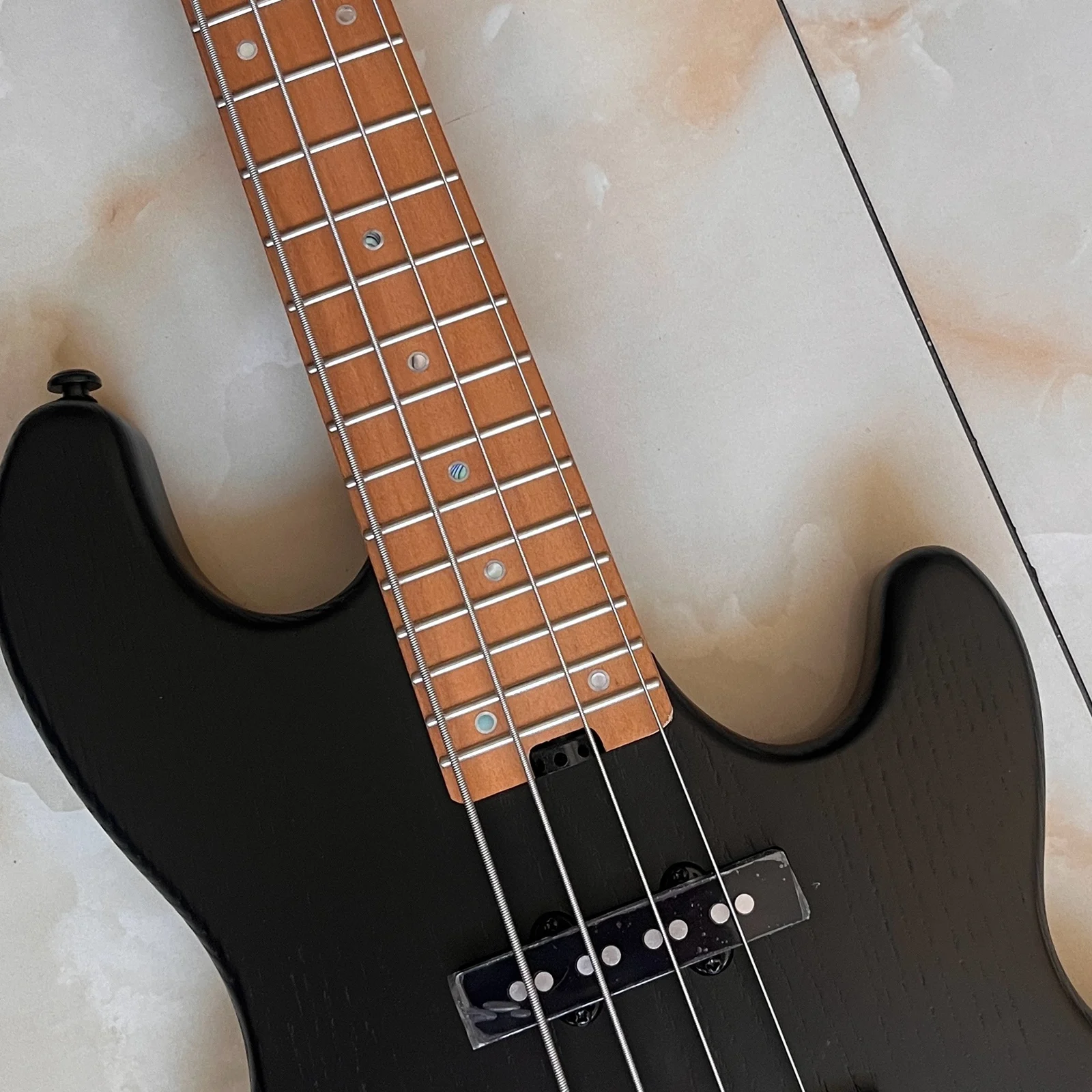 4 String Headless Bass Guitar ASH Body Roasted Maple Neck Active Pickup Black Professional Guitar