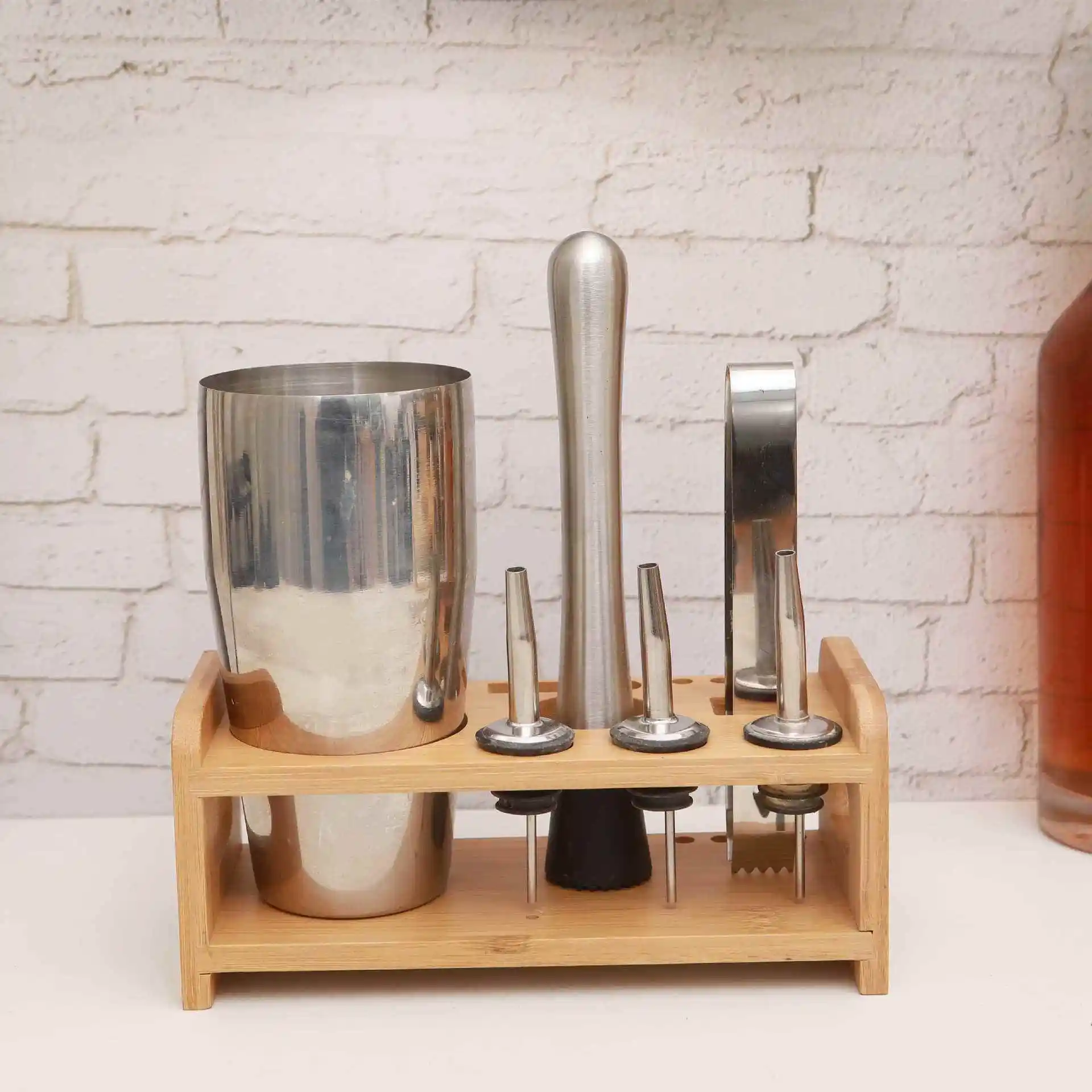 bamboo-wood-cocktail-shaker-storage-rack-bar-tool-organizer-cocktail-accessories-display-shelf-restaurant-kitchen-supplies