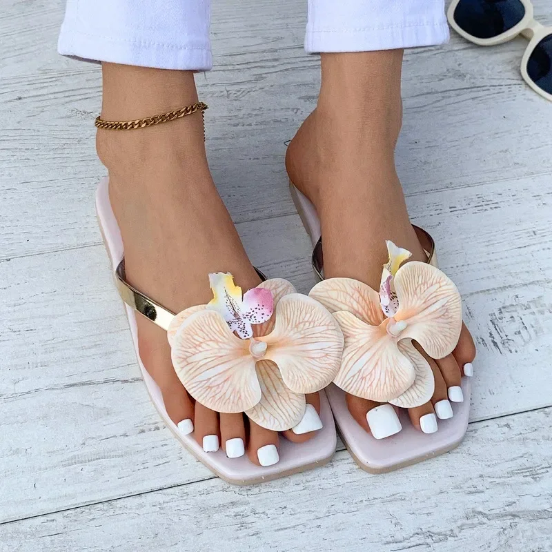 

New Flip Flops Women's Slippers 2025 Summer Square Toe Flat Sandals Outdoor Casual Slippers Women Fashion Flowers Shoes Ladies