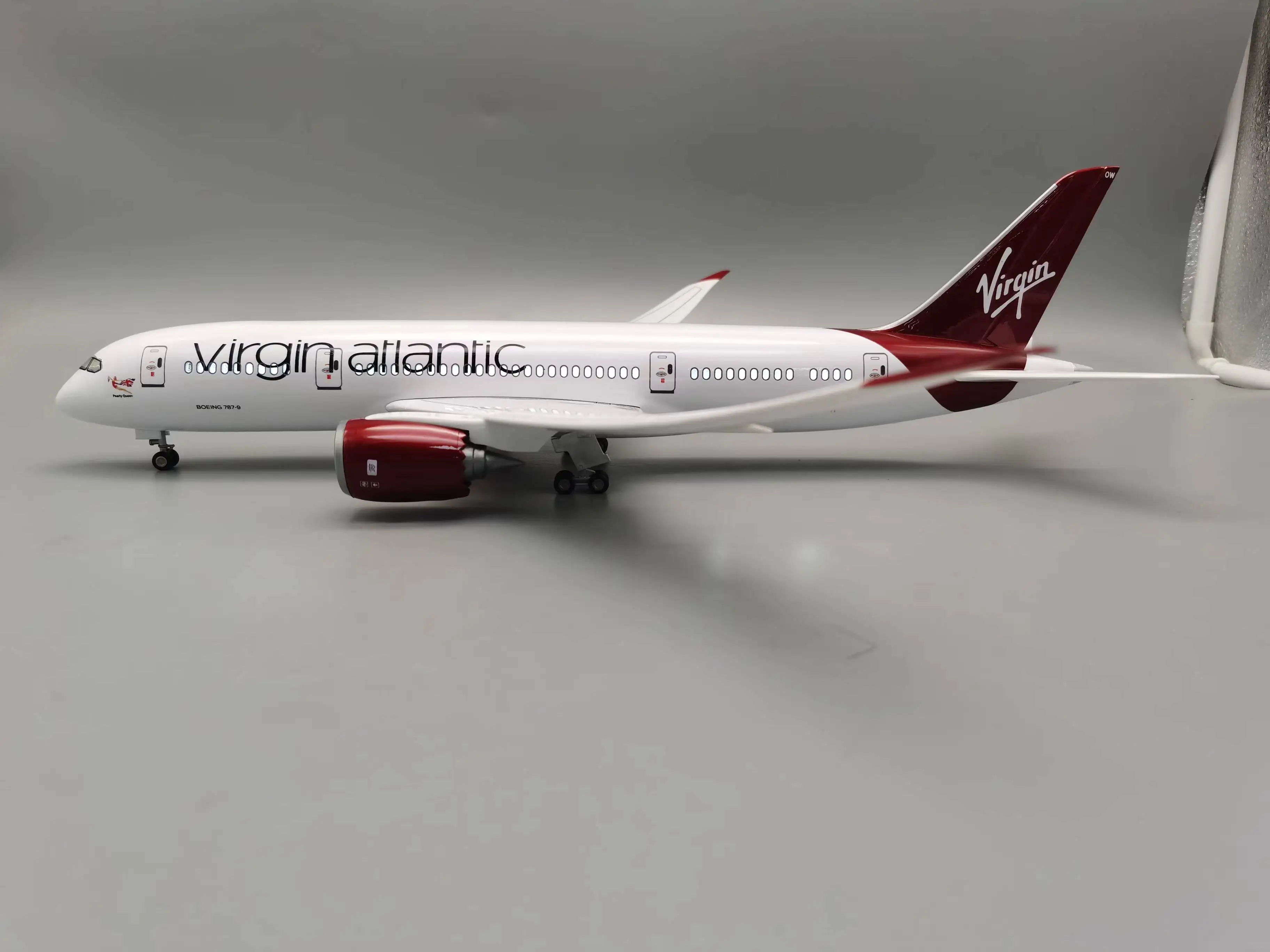 47CM 787 Virgin Model Airplanes Toy B787 Dreamliner Aircraft 1/130 Plastic Resin Model Plane for Collection or Gift