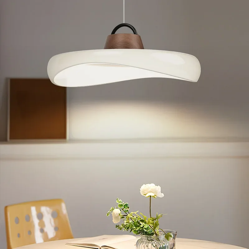 Vollspektrum neuer Designer Wabi Sand Wind Eimer Hut Kronleuchter antike kreative Bar Esszimmer einfach