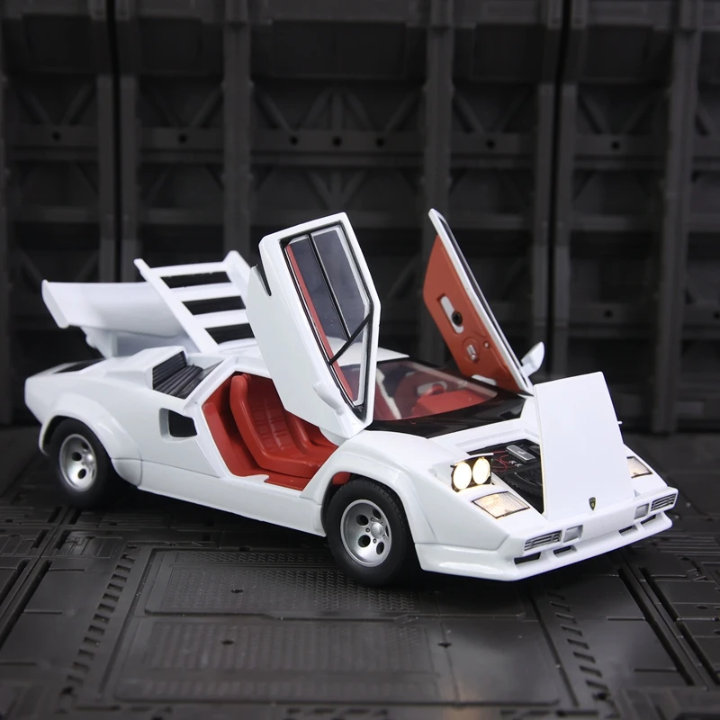 CCA 1:24 Lamborghini Cantash LP500S adorno de modelo de coche de aleación, puertas y capó de motor, maletero se puede abrir para juguetes para niños