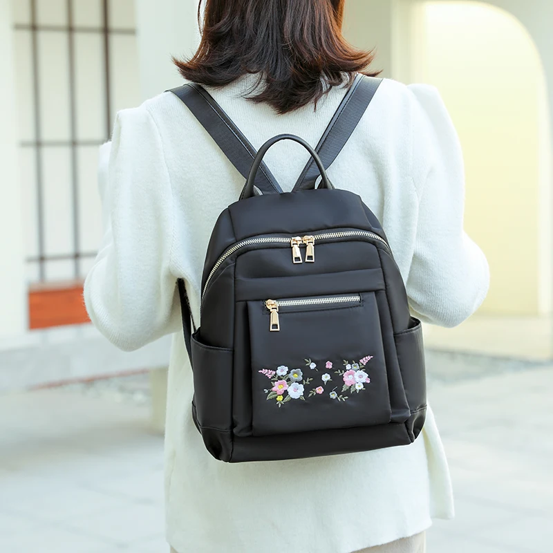 Women\'s backpack Oxford cloth Chinoiserie embroidery lightweight waterproof backpack casual fashion schoolbag