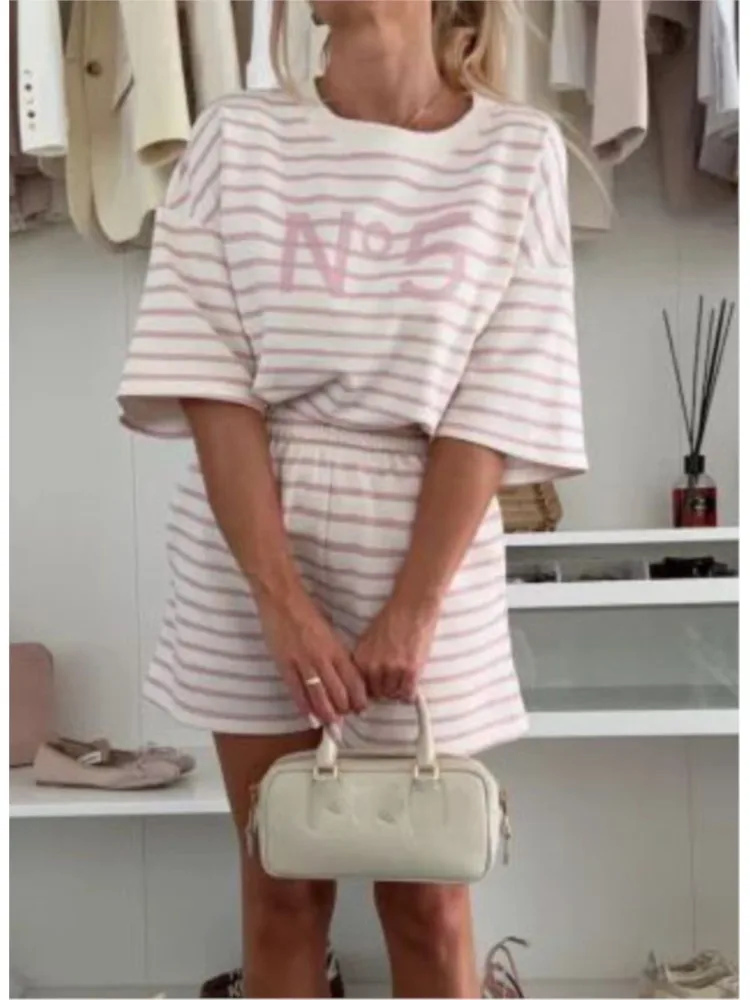 

Women's Fashion Striped Sets Outfits Casual O Neck Short Sleeve Pullover Tops+Shorts Tracksuits Set Woman Holiday Clothes New
