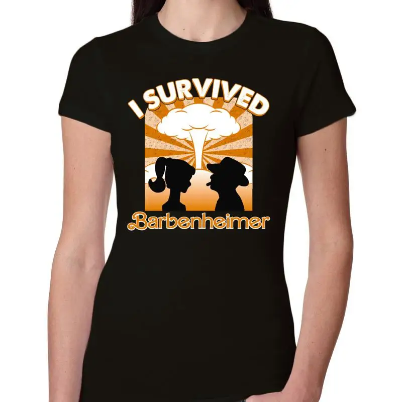 تي شيرت Orange Barbenheimer I Survived Pop Culture للسيدات بقصة ضيقة #1
