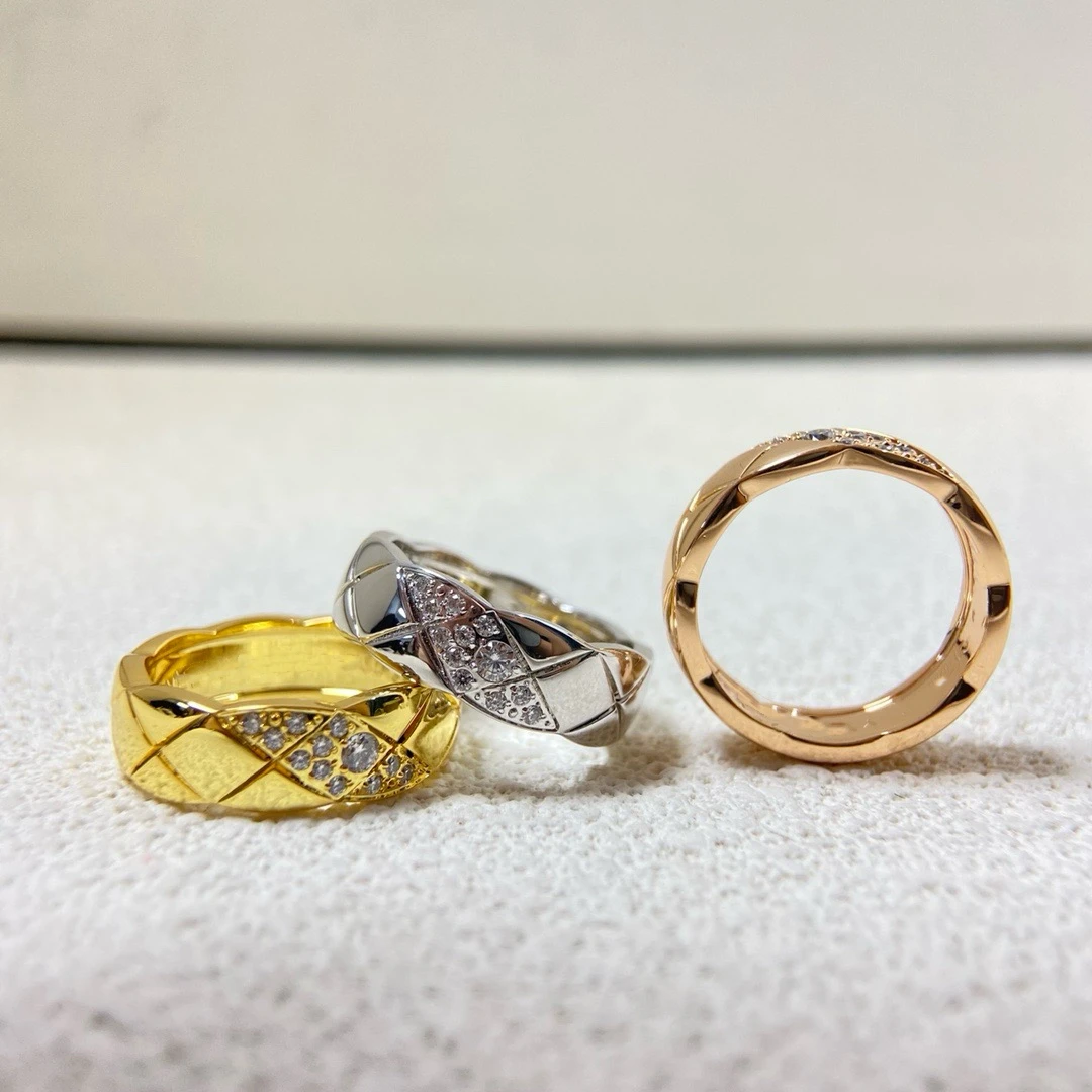 

Новое высоковерсионное кольцо Coco, инкрустированное бриллиантами, представляет собой модную и высококачественную пару, которая женщин можно носить по производству.