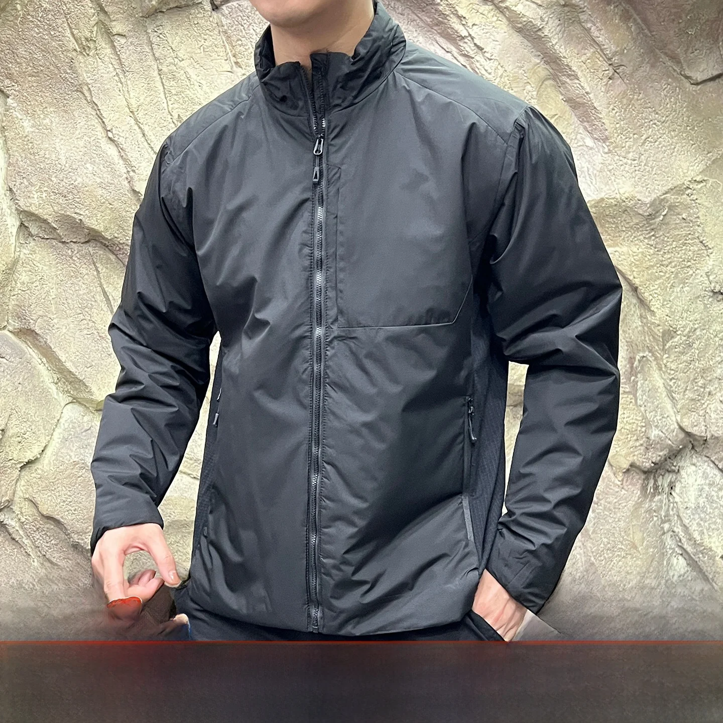 

Легкий водонепроницаемый ветрозащитный теплый хлопковый джет для мужчин, ион серебра, теплоотделение, молодежная модная подставка, подходит для Busin Ca...