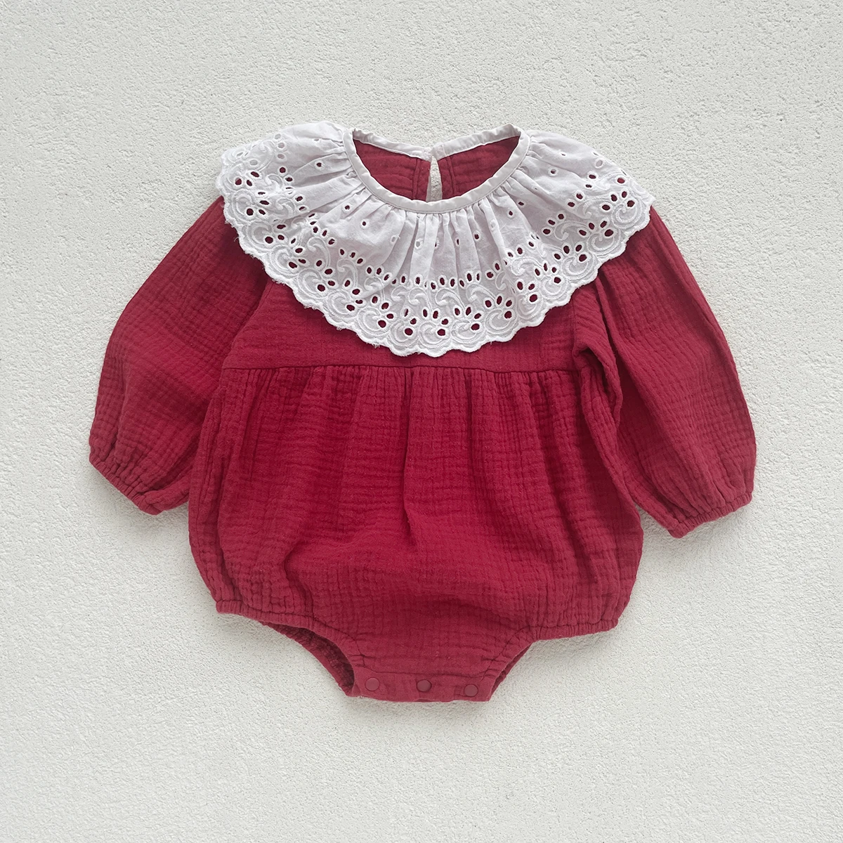 0-2 Years Old Baby Girls Jumpsuit Newborn Baby Cotton Red Long Sleeved Lace Collar Romper Autumn Baby Bodysuit