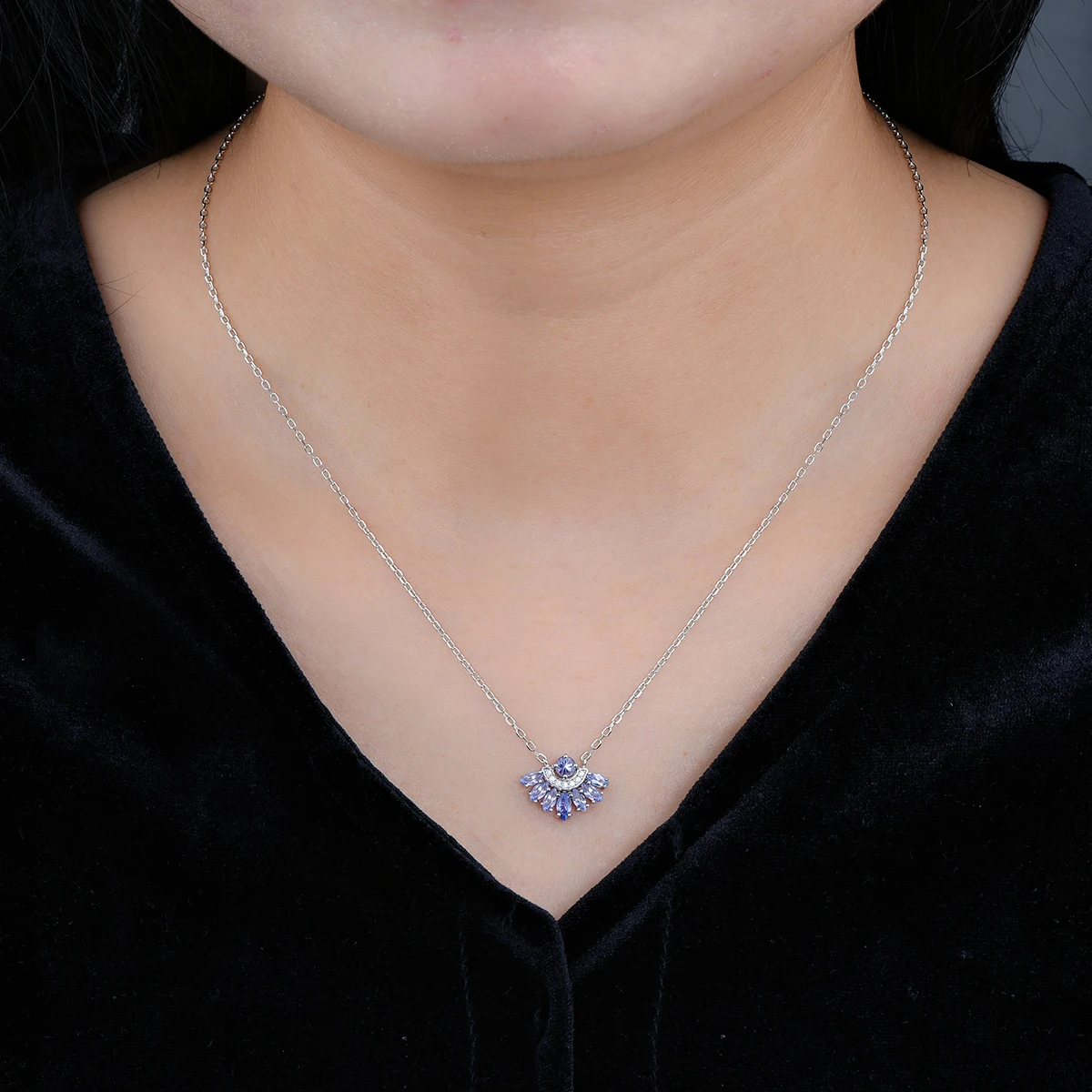 Natural Tanzanite Solid Sterling Silver Pendant 0.6 Carats Gemstone Romantic Classic Fine Jewelry Design S925 Rhodium Plated
