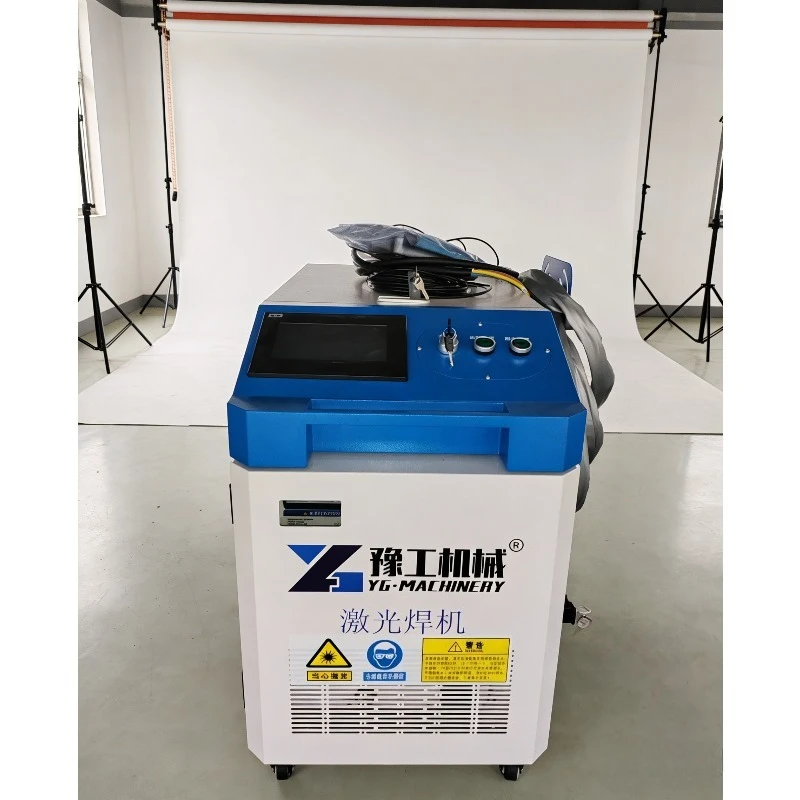 

Handheld Fiber Laser Cleaning Machine 3-in-1 Portable Welder Cutter 1000W 1500W 2000W Metal Rust Removal Industrial Equipment