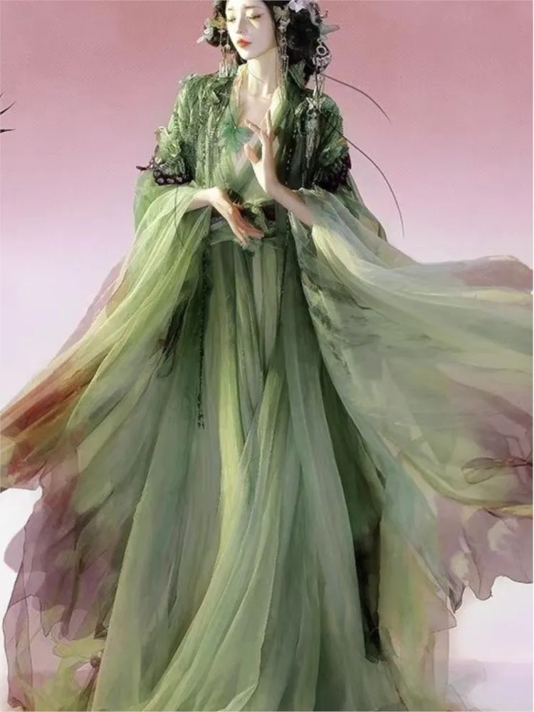 Shadow designed a large-sleeved cross-collar straight-sleeved Hanfu suit for women