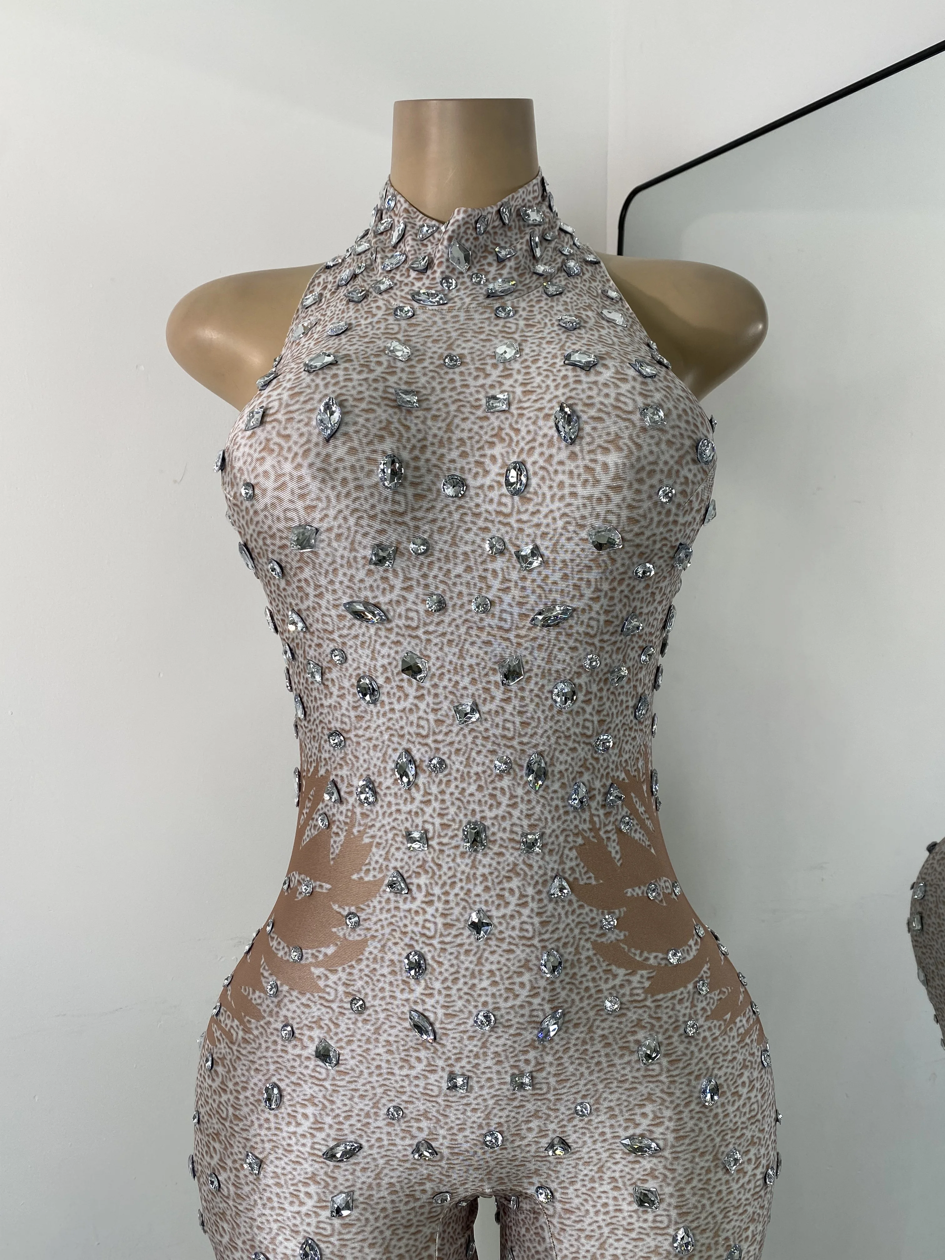 المرأة مثير دنة الراين أكمام بذلة ضيقة احتفال عيد ميلاد مساء نادي السروال القصير صورة تبادل لاطلاق النار ارتداء