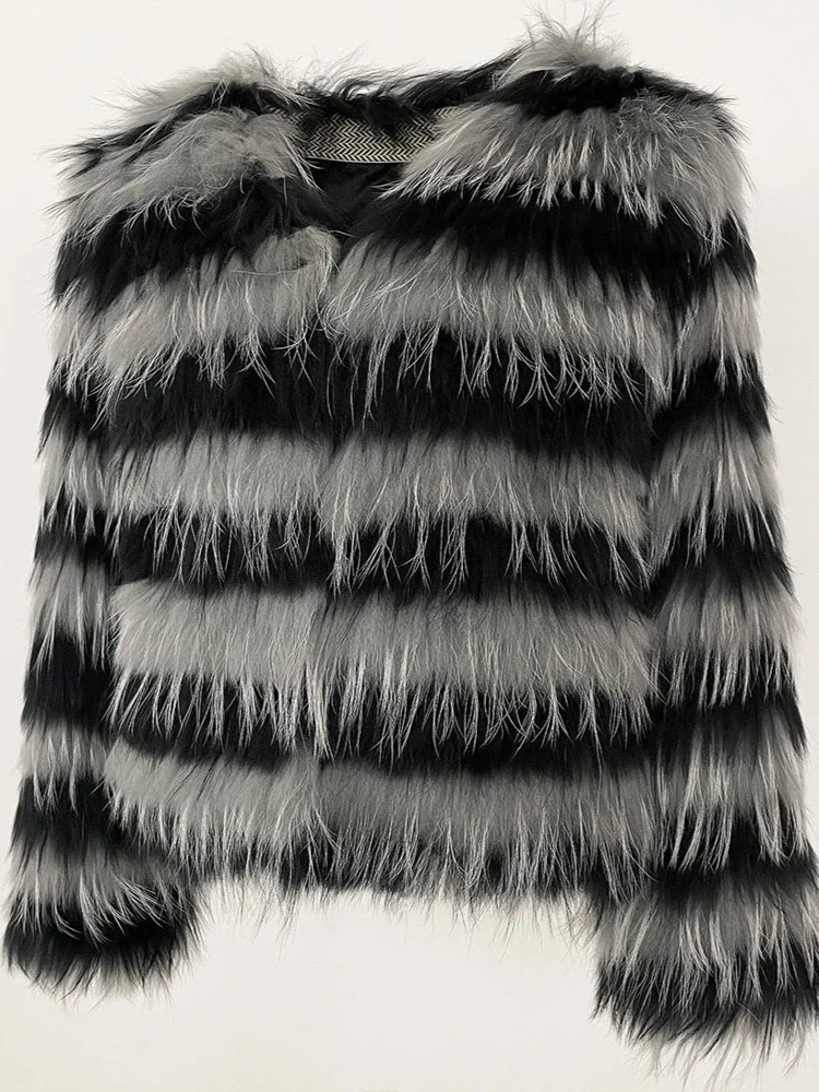 معطف فرو طبيعي للسيدات لعام 2025 معطف فرو الراكون الحقيقي سميك ودافئ للنساء ملابس خارجية أوروبية عصرية معطف شتوي