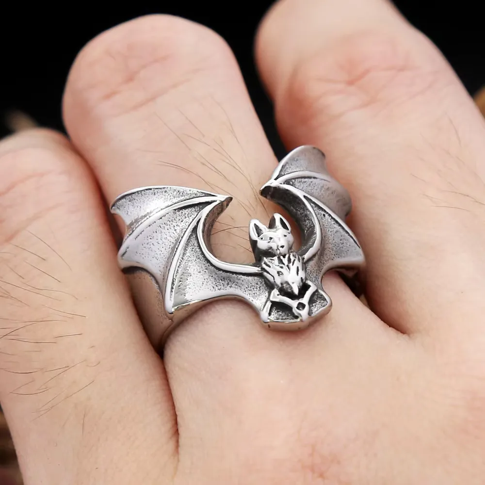 Retro Textured Bat Wing Stainless Steel Finger Ring Gothic Halloween Wide Ring Unisex Punk Street Birthday Holiday Jewelry Gift