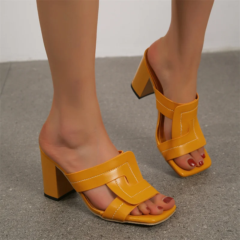 2024 New Summer Style Fashionable Comfortable Versatile and Wear-resistant Sandals Square Toe Solid Color Open Toe Slippers