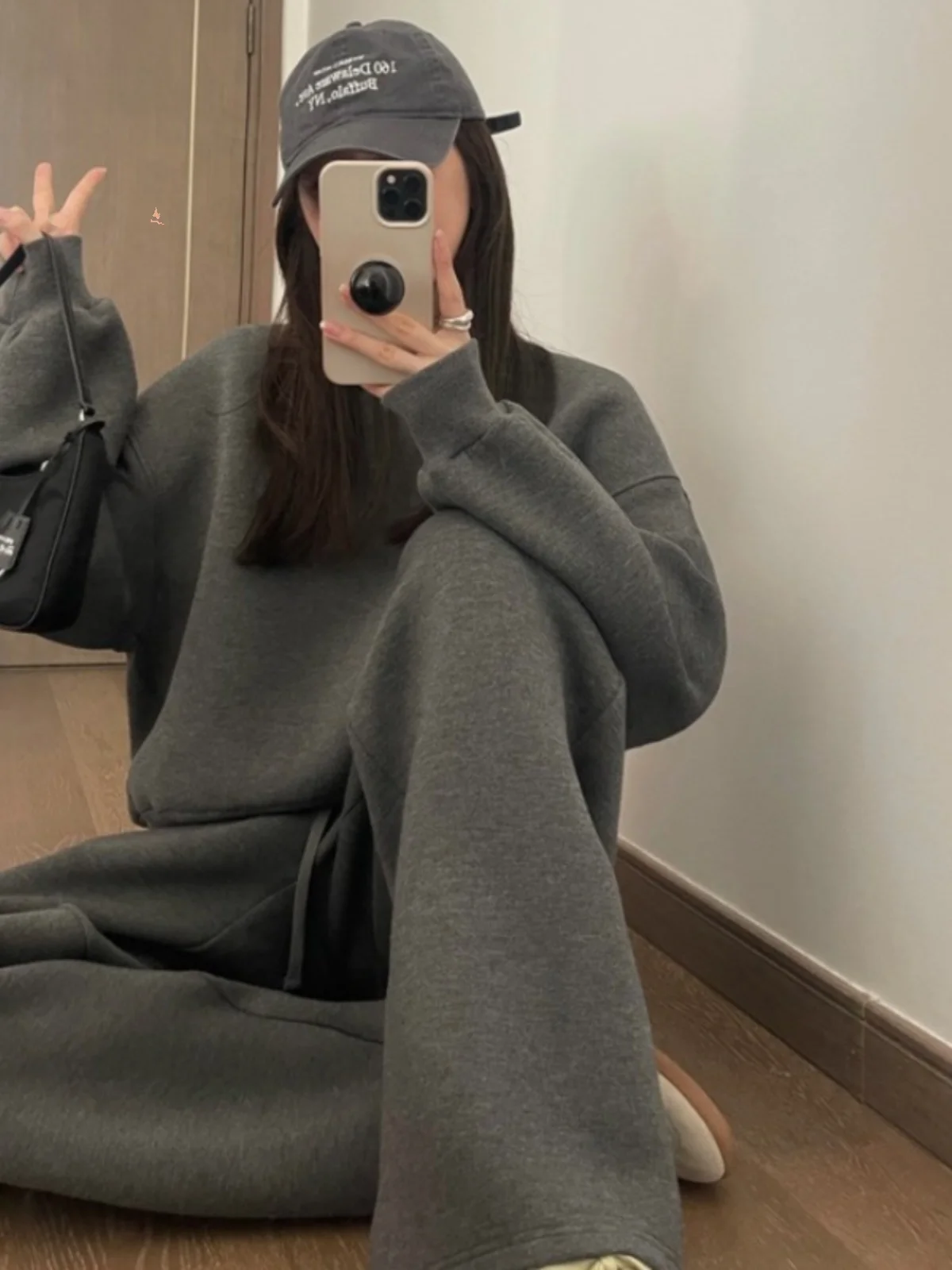 

Deep Grey Thickened Sports Set Women's Loose Sweatshirt Wide Leg Pants Casual Two Piece Set Running Suit Spring Autumn