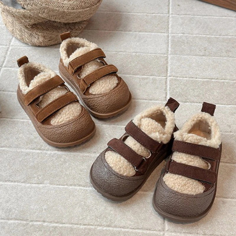 

Детская теплая толстая обувь с низким берцем в стиле ретро, зимняя мода для мальчиков 2025 года, универсальная плюшевая удобная нескользящая хлопковая обувь для мальчиков