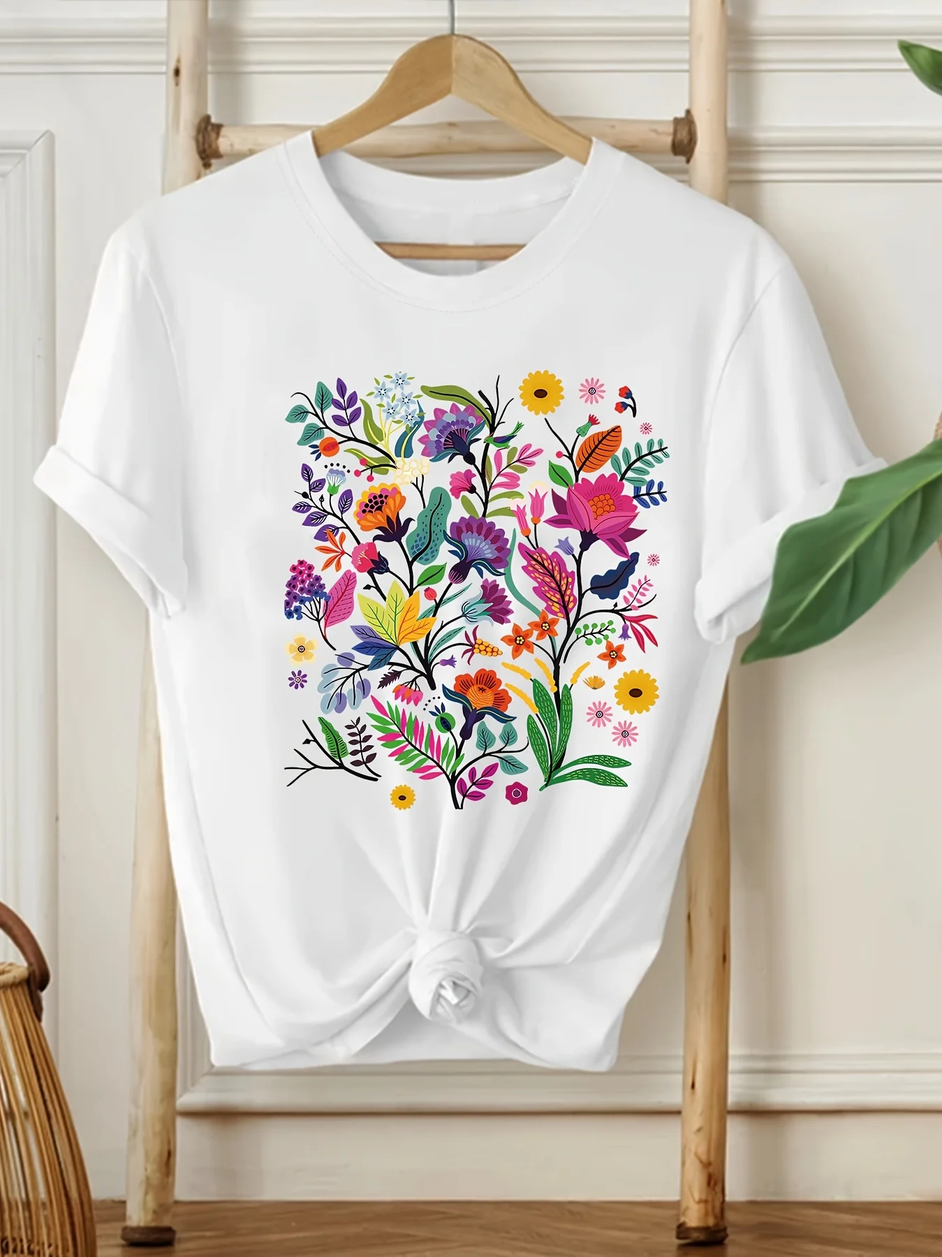 

Женская футболка с цветочным принтом, повседневный топ с короткими рукавами и круглым вырезом с ярким цветочным дизайном, летние женские футболки, летняя одежда