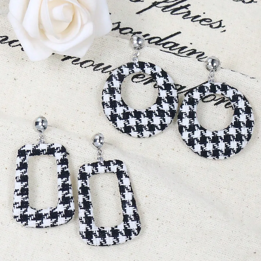 Autumn and winter fashion fabric small fragrant wind earrings, creative personality retro thousand bird grid cow striped ear jew