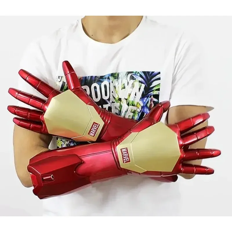 Guantes con luz LED de Iron Man a escala 1/1, figura de brazo, guante de emisión infrarroja, disfraz de Cosplay, vestido elegante, accesorios para espectáculo en escenario de Anime