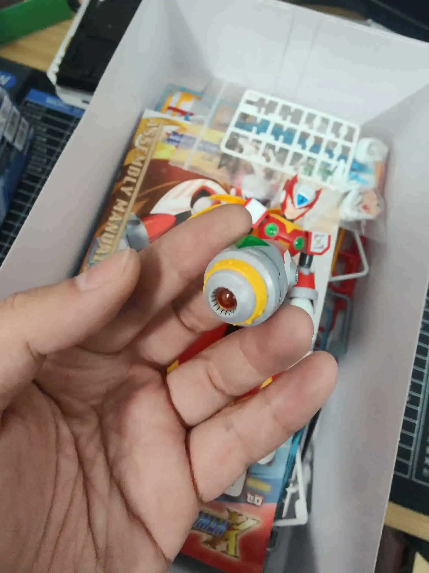 Kotobukiya megaman โมเดลโมเดลพลาสติกไร้ KP-498 1/12, โมเดลอะนิเมะตุ๊กตาขยับแขนขาได้ของแท้