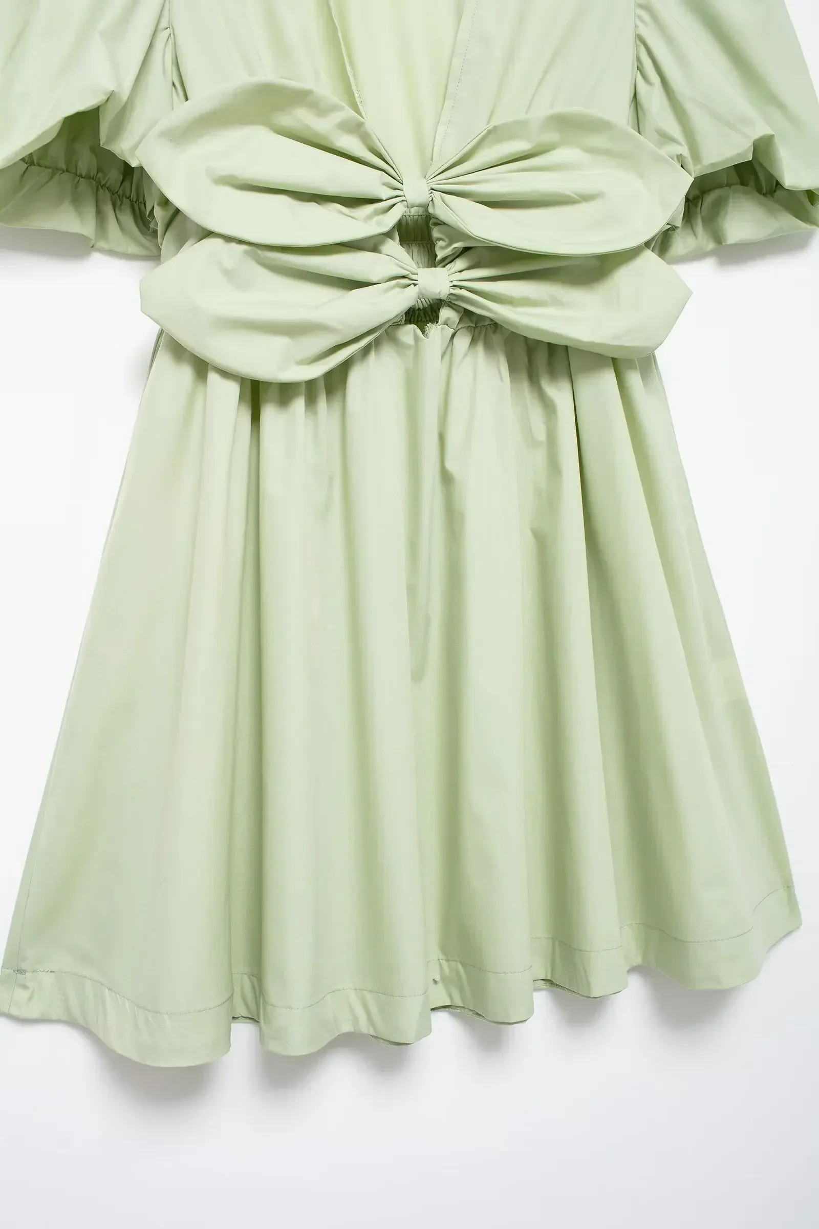 فستان نسائي قصير برقبة على شكل حرف V مطوي ، أكمام قصيرة ، خصر مرن ، زخرفة بفيونكة ، موضة كلاسيكية ، قصيرة ، جديدة