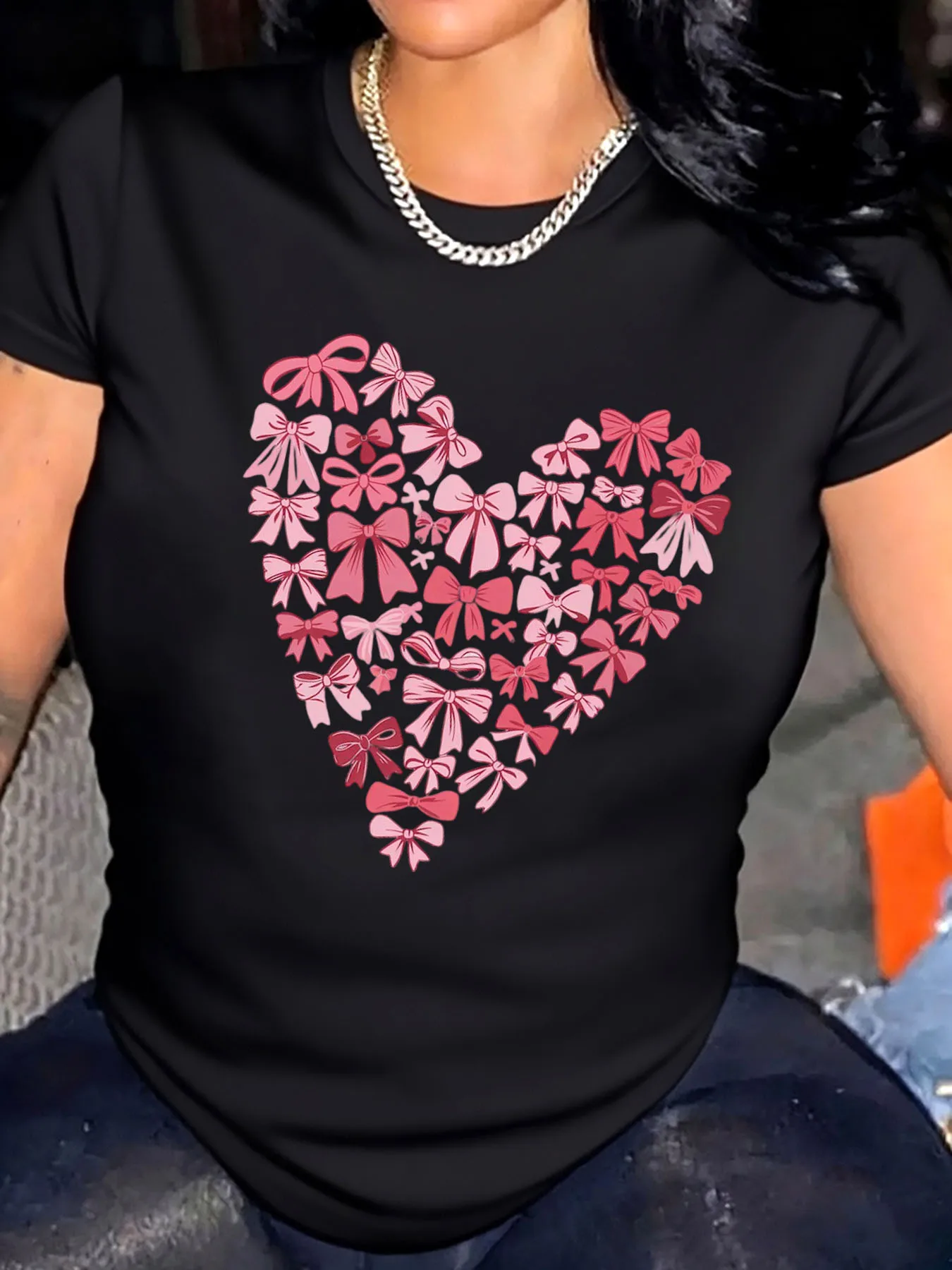 

Женская футболка больших размеров с принтом в виде сердца и банта на день Святого Валентина для уличной одежды