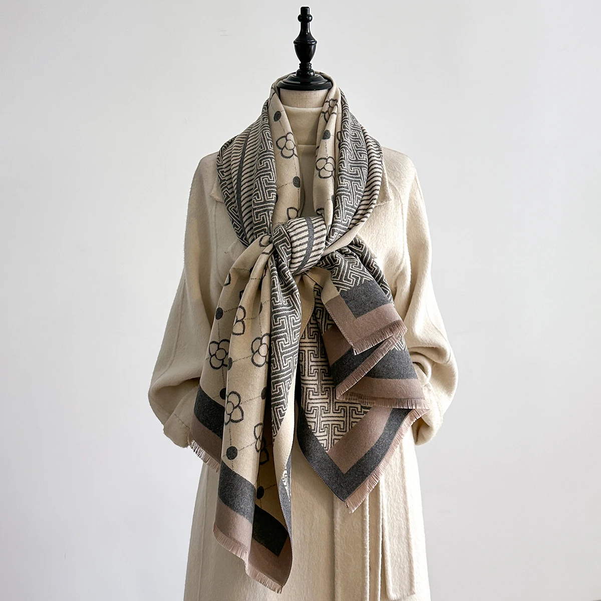 New Brand Elegance Two-Sided Print Scarf Soft Warm Fringe Pashmina Shawl Autumn and Winter Outdoor Coldproof Windproof Blanket