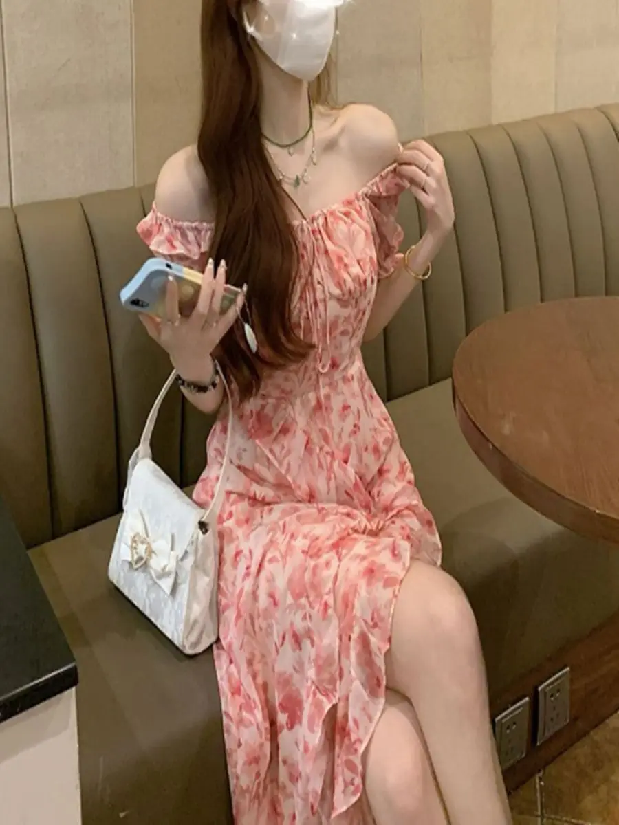 Hot selling  Women's dress  Fashionable high-end  Broken flowers  suspender dress  Side Split   slim  Women's top  Beach Style