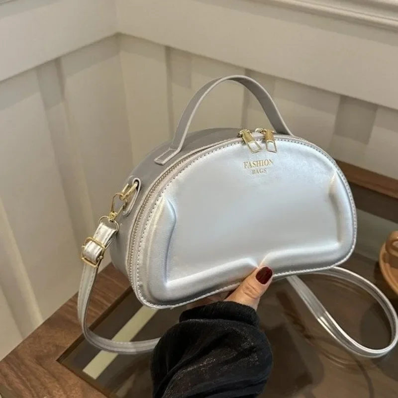 Luxury Everyday Designer Diaper Bag Women Fashionable Leather Tote Large Capacity Elegant Crossbody Handbag Stylish Simple