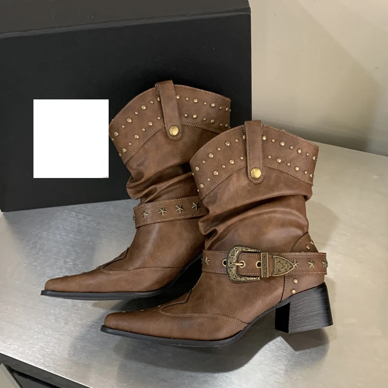 

Новые женские ботильоны Eilyken с заклепками, модные, с ремешком на пряжке, на квадратном каблуке, с острым носком, Zapatos De Mujer
