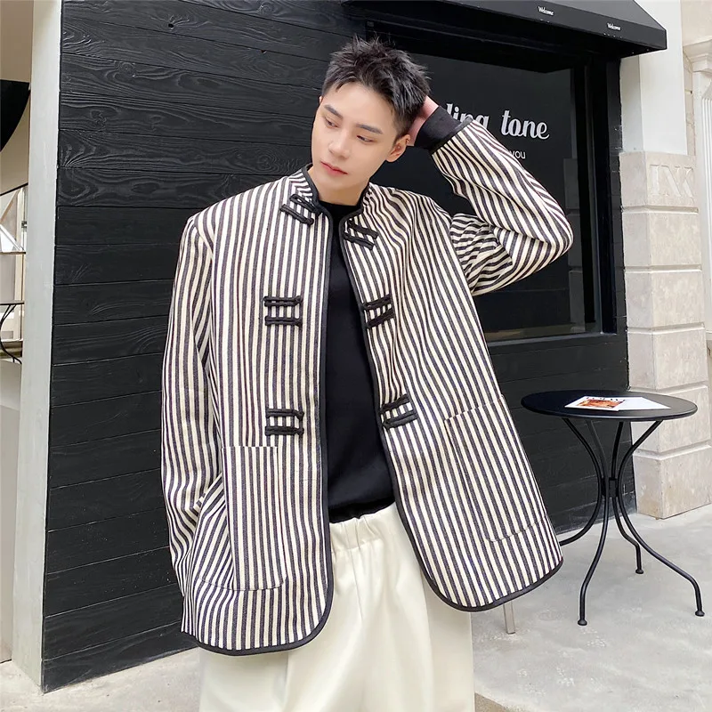 

Весна 2025: Мужской костюм в китайском стиле с пуговицами, модный полосатый пиджак в национальном стиле, повседневный свободный крой, длинный рукав, воротник-стойка