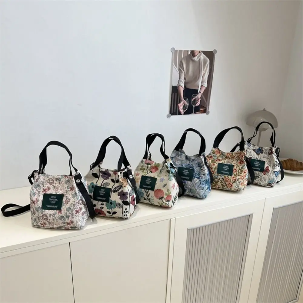 

Leisure Nylon Shoulder Bag Flower Pattern Large Capacity Crossbody Bag Comfortable Portable Tote Bag