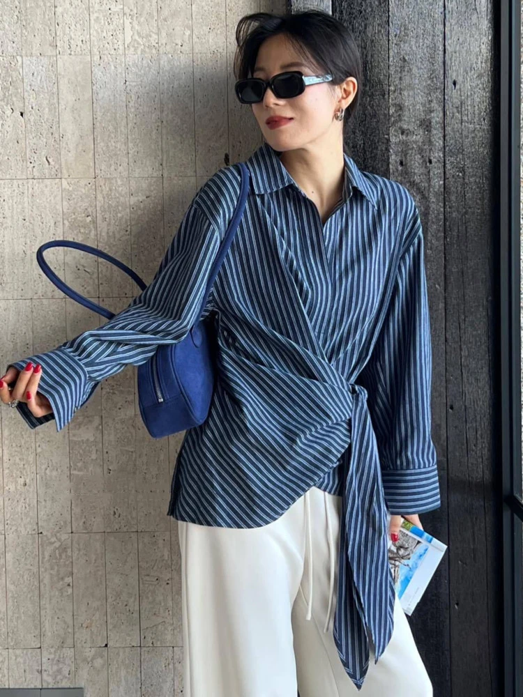 DEAT Fashion Women\'s Shirt Lapel Loose Fit Single Braested Long Sleeve Vertical Stripes Bandage Blouse Autumn 2024 New 7AB4768