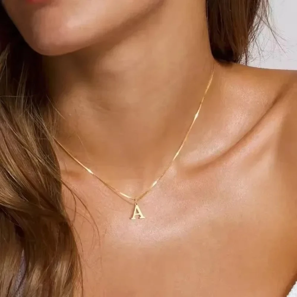Collar con inicial de A-Z, collar chapado en oro de 18 quilates, collar de acero inoxidable con letras lindas para mujer
